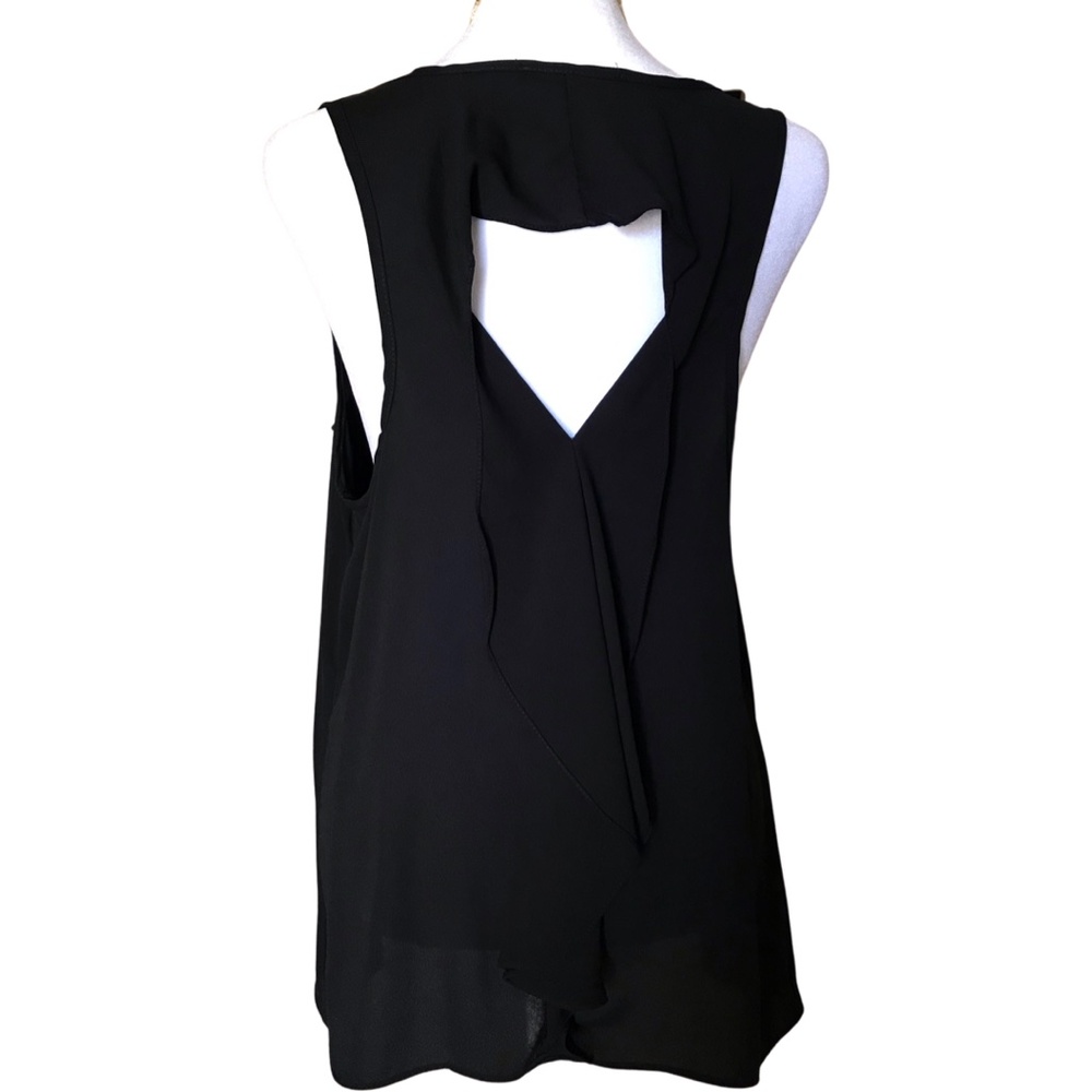 Scoop front & Cut out back top